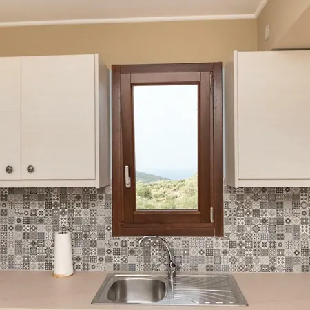 οίνου γη ιθάκη - Winelandithaca *